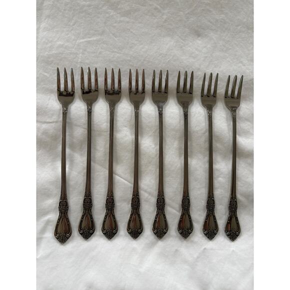 Oneida Kennett Square Stainless Set of eight Cocktail Seafood Forks - Picture 1 of 10